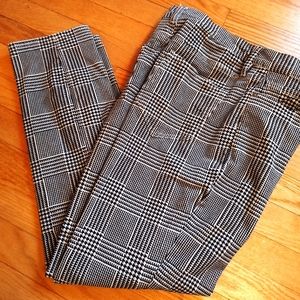 Lands End plaid ankle pants. Black and white. Women's 10.
